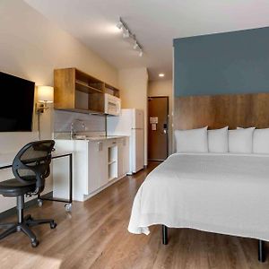 Deluxe Studio 1 King Bed Non-Smoking
